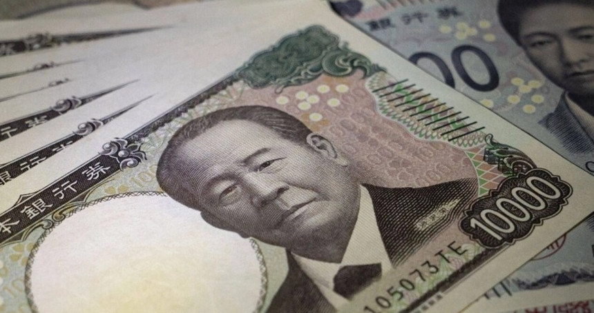 Japon yeni, dolar karşısında en zayıf seviyeyi gördü