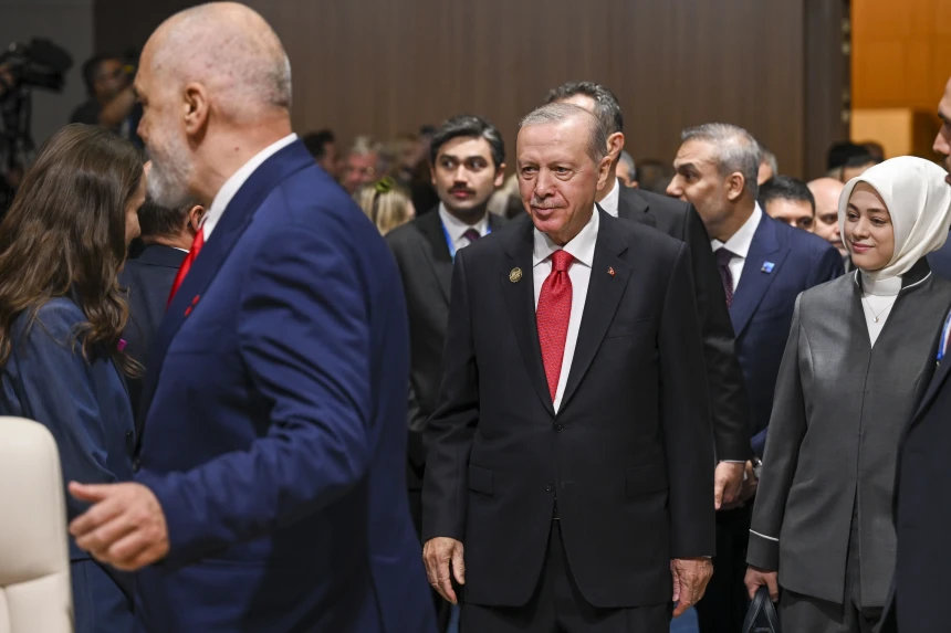 Cumhurbaşkanı Erdoğan: Savunma işbirliğinde müttefikler arasındaki kısıtlamalar kaldırılmalı