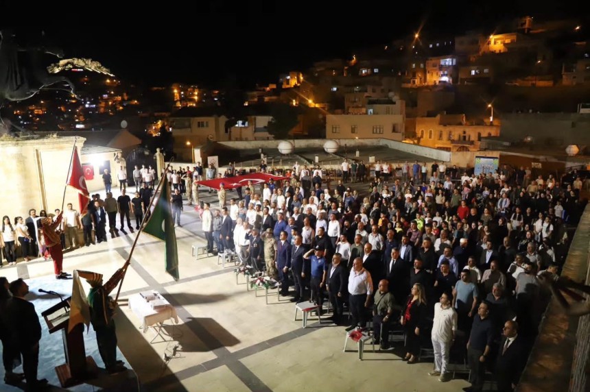 Demokrasi Nöbetinin 10. Yılında Savur Tek Ses Oldu