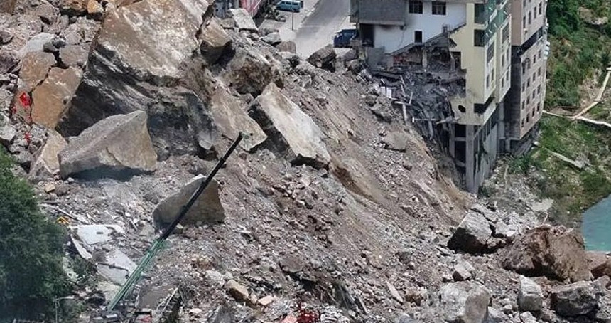 Çin'de heyelan: 8 kişi hayatını kaybetti, kayıp 34 kişi aranıyor