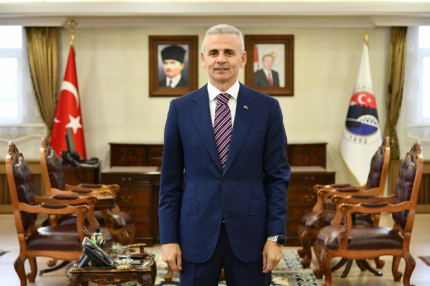 Ardahan Valisi Mehmet Fatih Çiçekli kimdir? Kaç yaşında? Nereli? Hangi görevlerde bulundu? Evli mi?