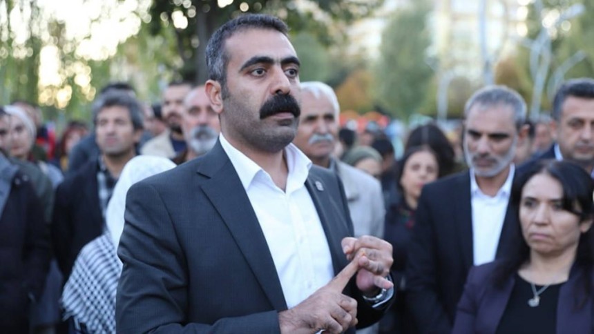 DEM Partili Belediye Eş Başkanı istifa etti