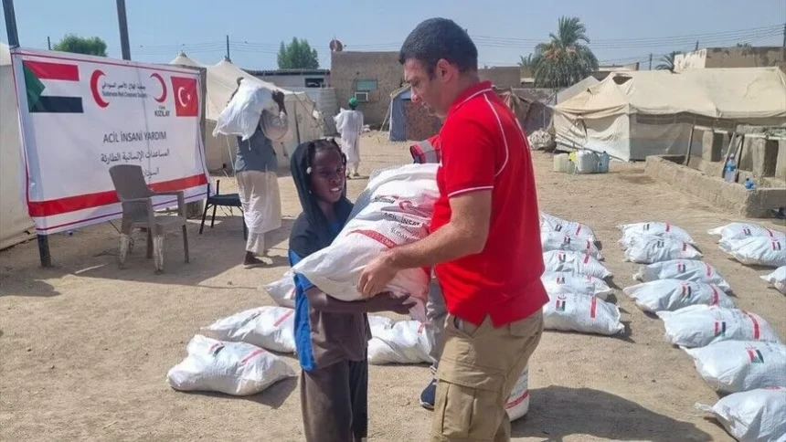 Türk Kızılaydan Sudan'da ihtiyaç sahiplerine gıda desteği