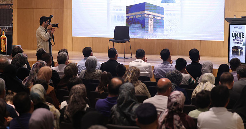 Konya'da Umre Ödüllü Siyer Yarışması'nda dereceye girenler aileleriyle umreye gidecek