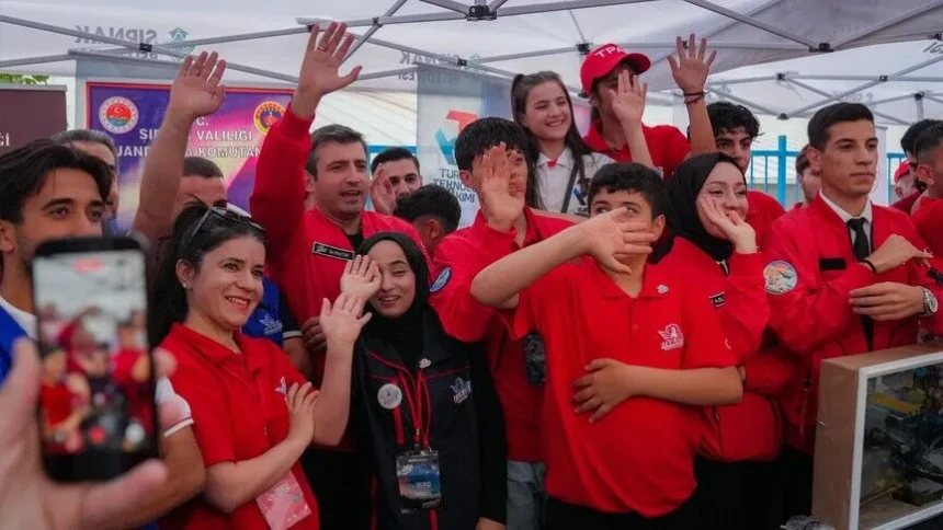 Selçuk Bayraktar: 1 milyon 600 bin yarışmacı ve 730 bin takım TEKNOFEST yarışmalarına başvurdu