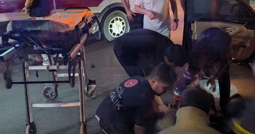 Mardin'de iki otomobil çarpıştı: 2 yaralı 