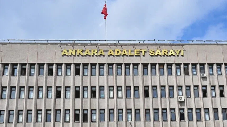 "Alihan Kuriş çıkar amaçlı suç örgütü" soruşturmasında eski Bakan Şahin'in araçları incelemeye alındı