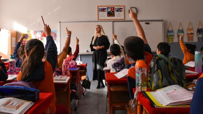 Kamuda çalışan ebeveynlere günlük 3 saat uyum eğitimi izni