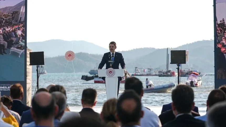 Bakan Kurum: 16 milyon metreküp dip çamurunu üç yıl içerisinde Fethiye Körfezi'nden çıkaracağız