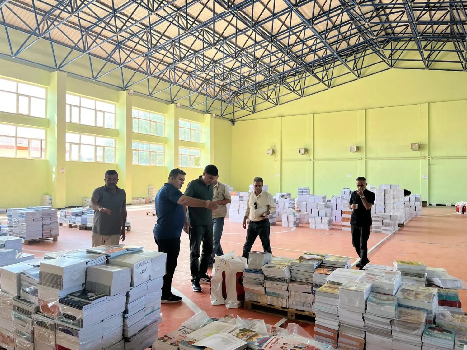 Mardin’de Ders Kitapları Öğrencilerin Sıralarındaki Yerini Aldı
