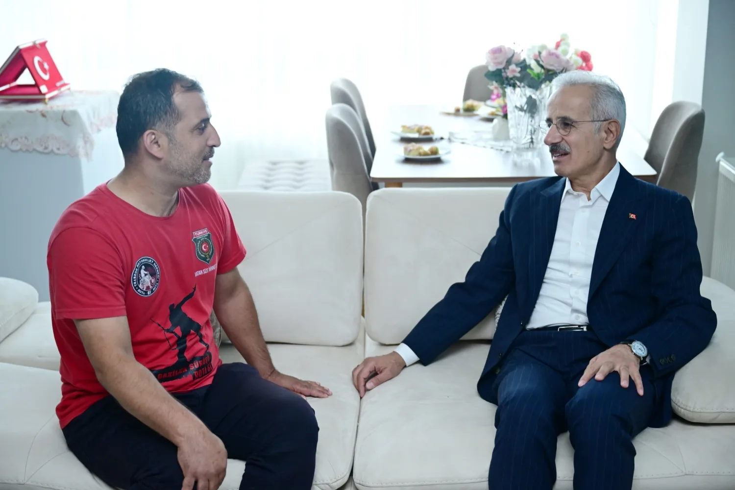 Bakan Uraloğlu’ndan Mardin’de Gazi Olan Sedat Bayrak’a Anlamlı Ziyaret