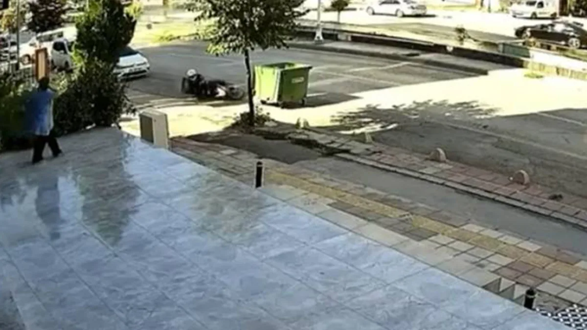 Malatya'da minibüs karşı şeride geçip motosiklete çarptı