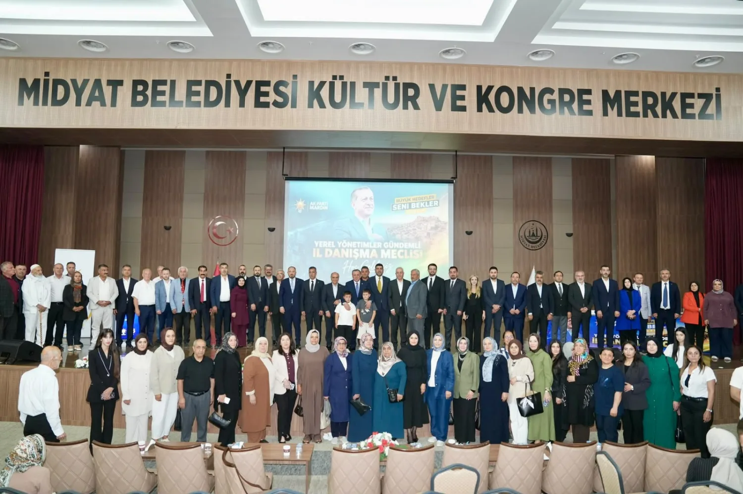 AK Parti Mardin Genişletilmiş İl Danışma Meclisi Midyat’ta Toplandı