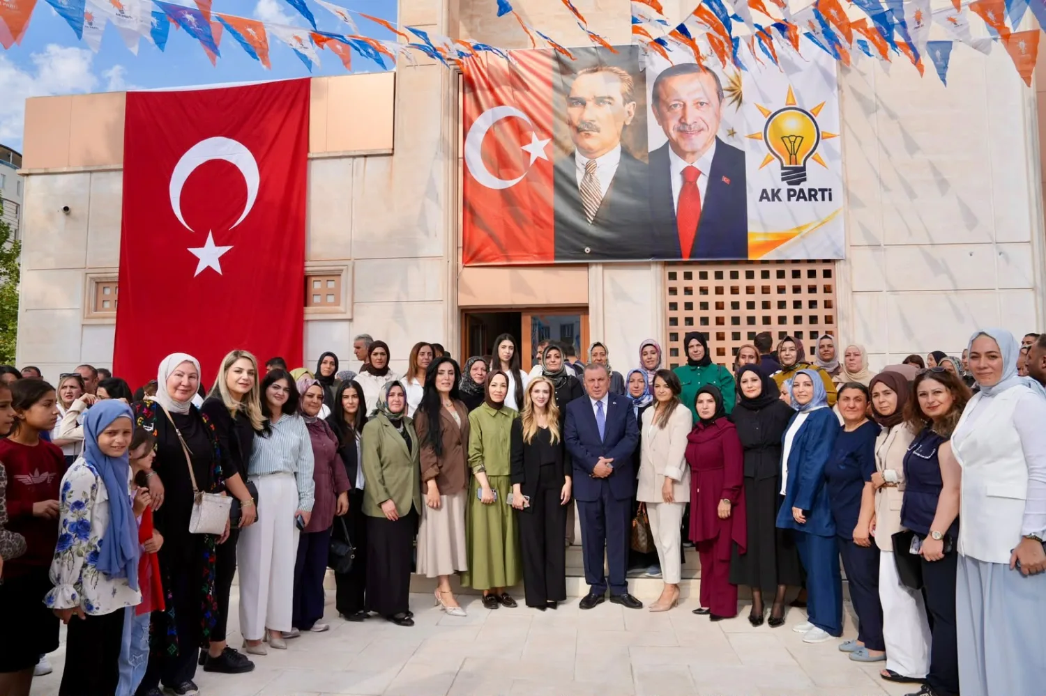 AK Parti Mardin Genişletilmiş İl Danışma Meclisi Midyat’ta Toplandı