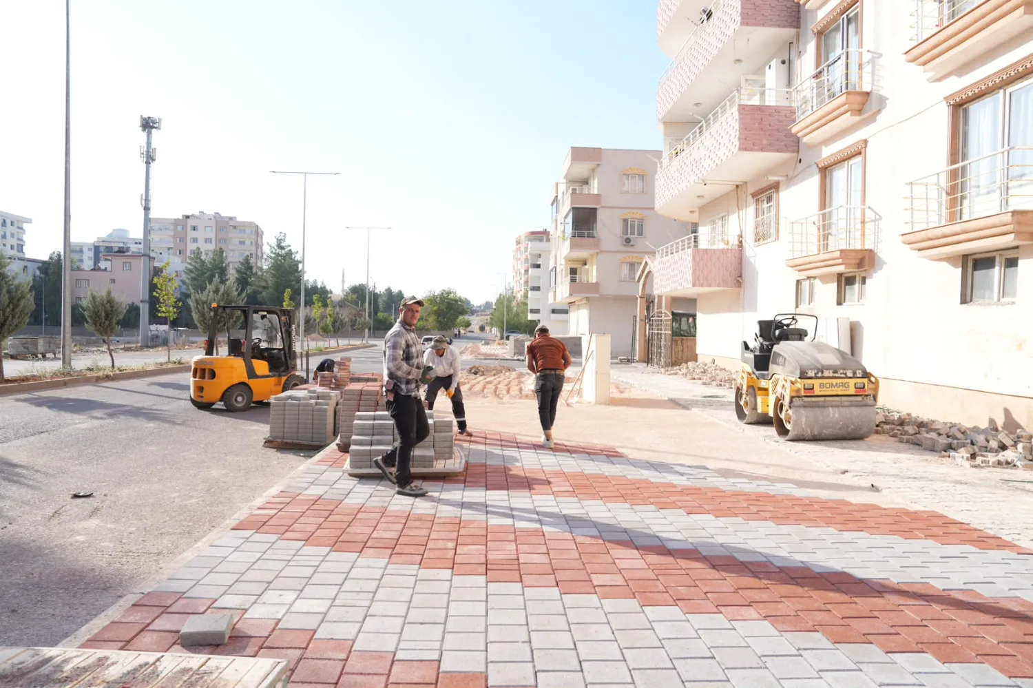 Başkan Şahin, Bahçelievler Mahallesi’ndeki Çalışmaları Yerinde İnceledi
