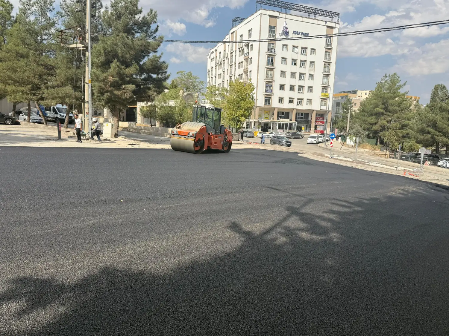 15 Temmuz Şehitler Caddesi’nde asfalt çalışması