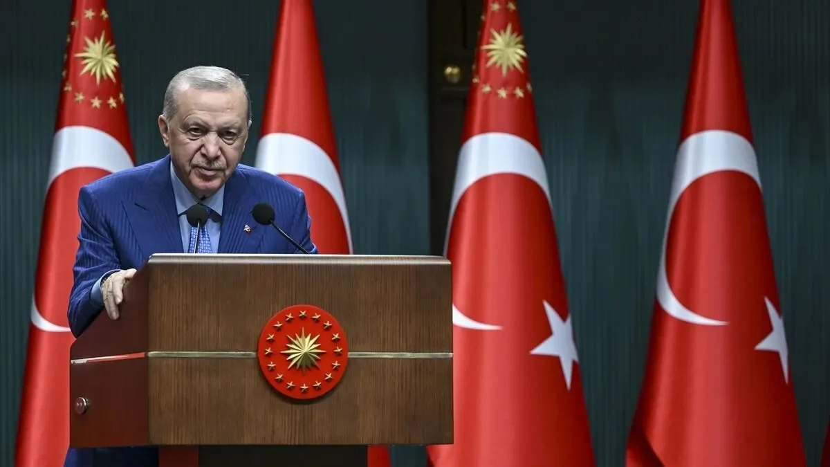 Cumhurbaşkanı Erdoğan: Her kim milletin hakkına, hukukuna, malına, mülküne el uzatırsa karşısında bizi bulur