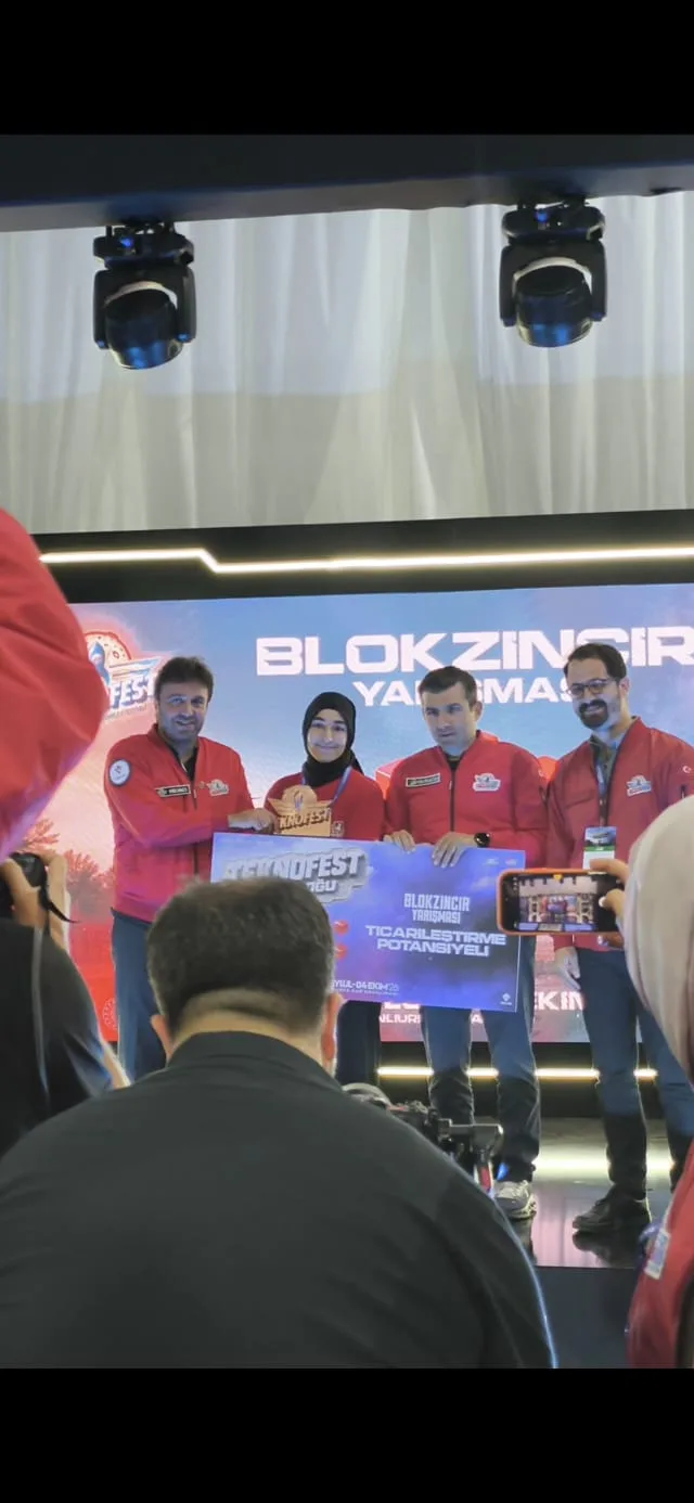 Mardinli Genç Kız TEKNOFEST'te 2 Dalda Türkiye 1.'si Oldu!