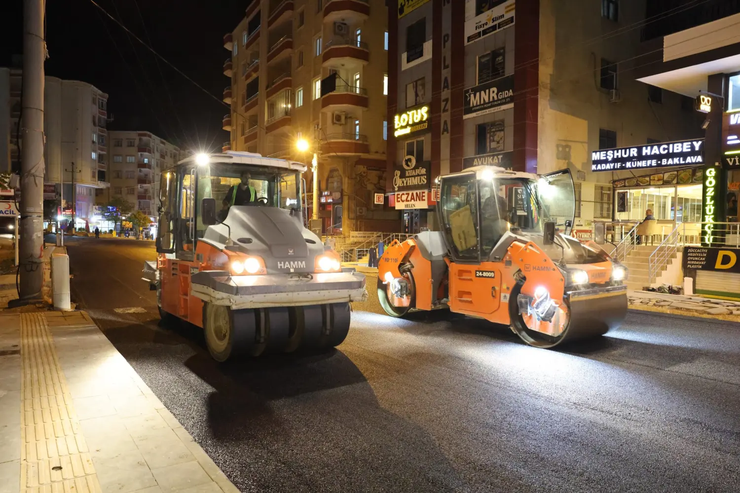 Asfalt çalışmaları sürüyor