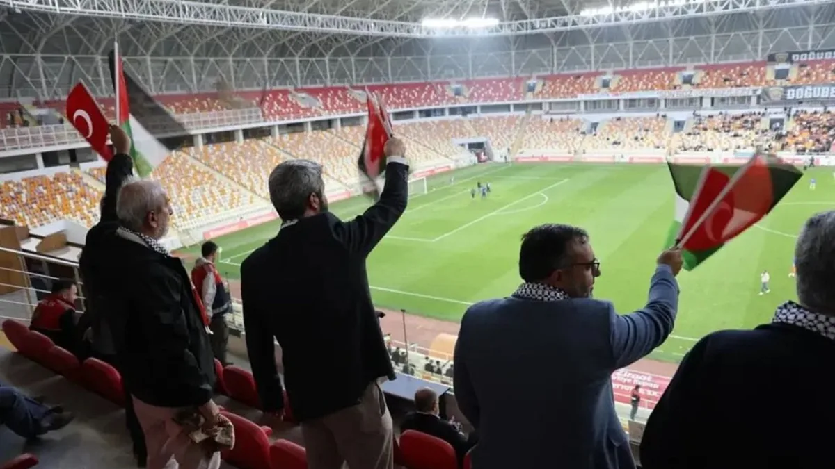 Malatya Stadyumu "Özgür Filistin" sloganlarıyla inledi