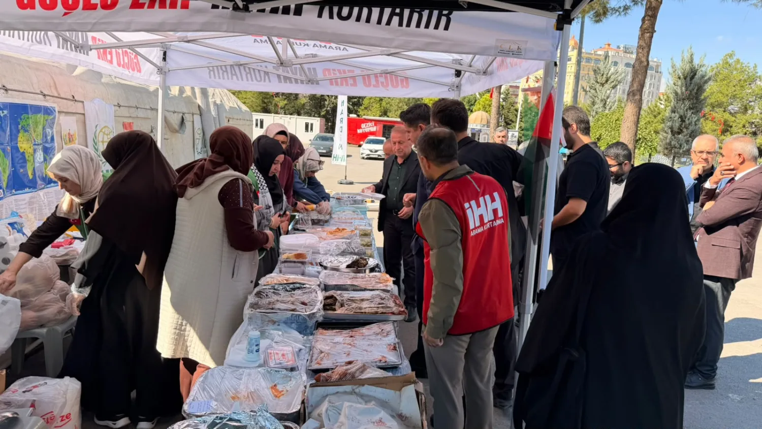 Mardin’de hayır çarşısının açılışı yapıldı