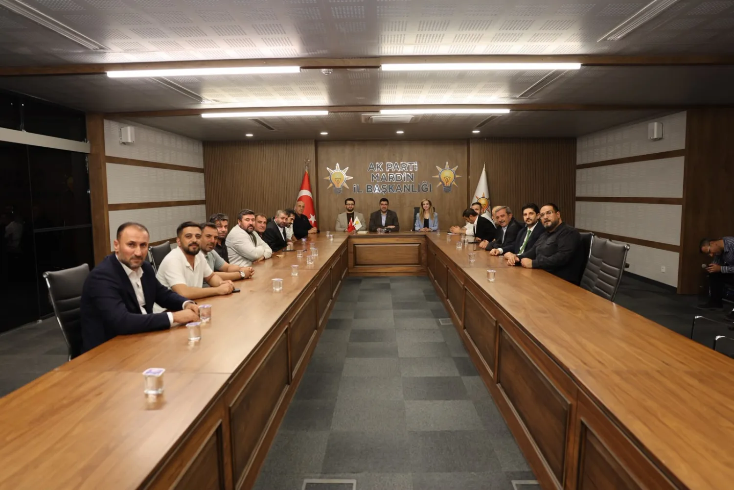 Süs, Örnek ve Yıldız aileleri AK Parti’ye katıldı