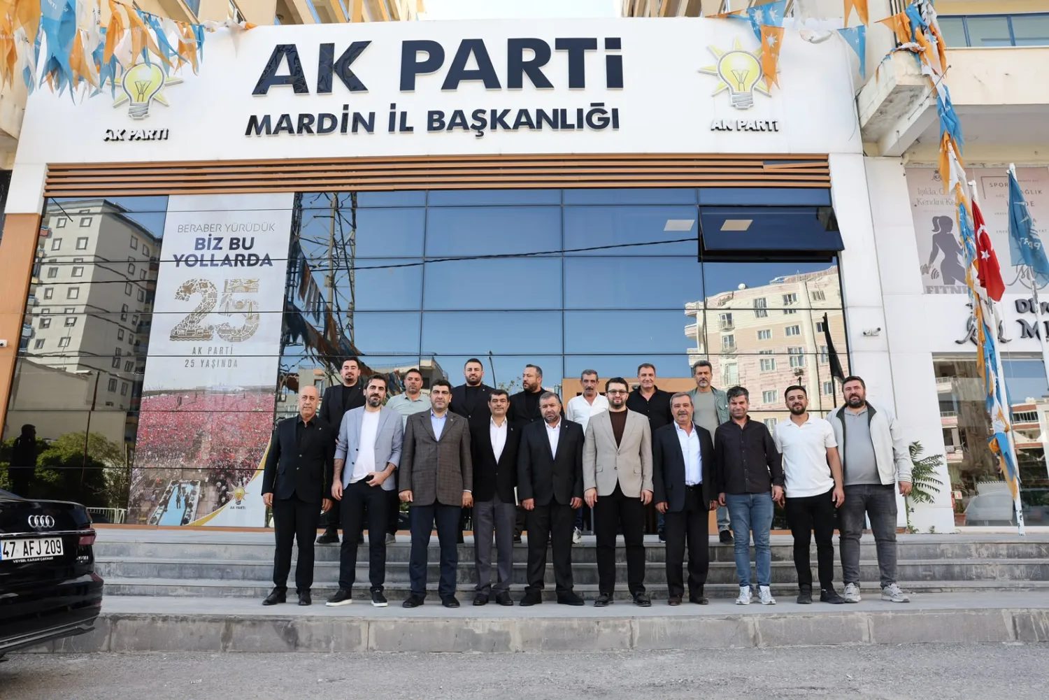 Süs, Örnek ve Yıldız aileleri AK Parti’ye katıldı