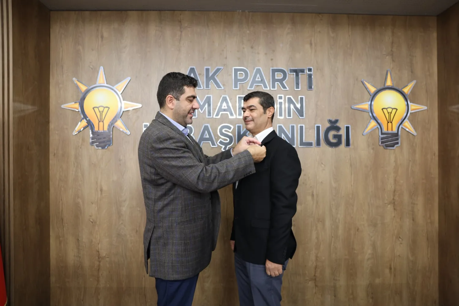 Süs, Örnek ve Yıldız aileleri AK Parti’ye katıldı