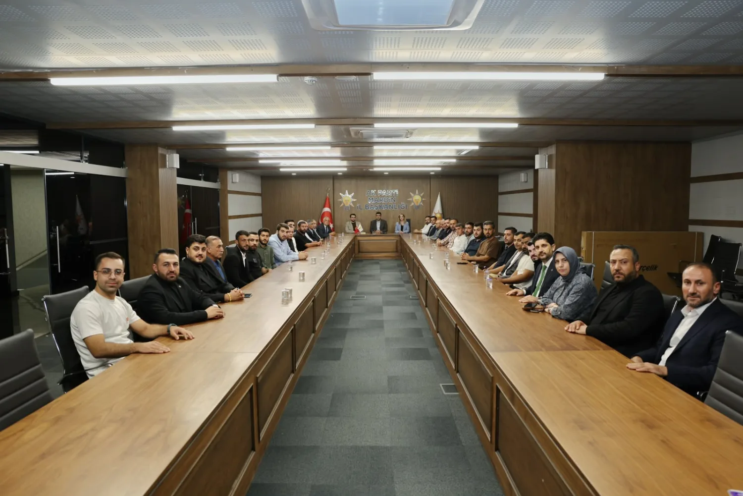 Süs, Örnek ve Yıldız aileleri AK Parti’ye katıldı
