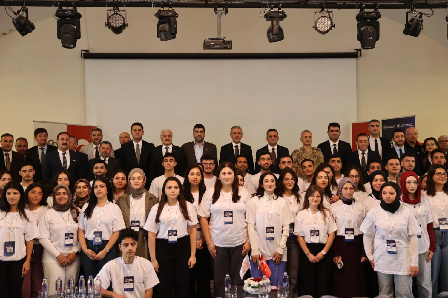 Mardin’de COP31 Gençlik İklim İdeathonu başladı: Türkiye’nin dört bir yanından gençler gelecek için Mardin'de buluştu