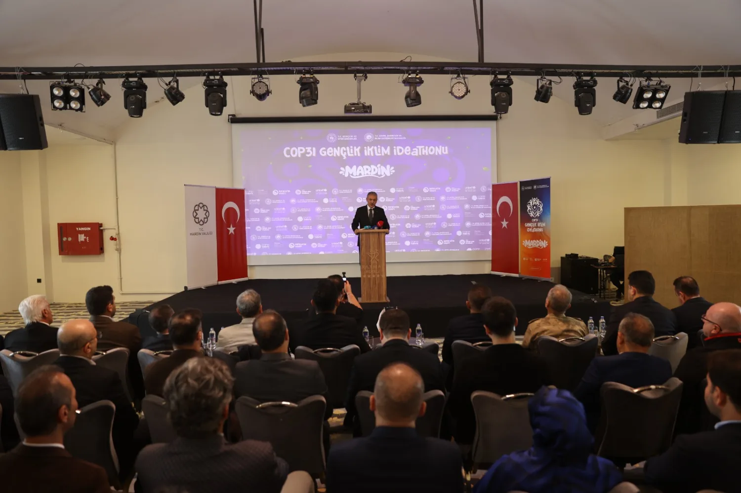 Mardin’de COP31 Gençlik İklim İdeathonu başladı: Türkiye’nin dört bir yanından gençler gelecek için Mardin'de buluştu