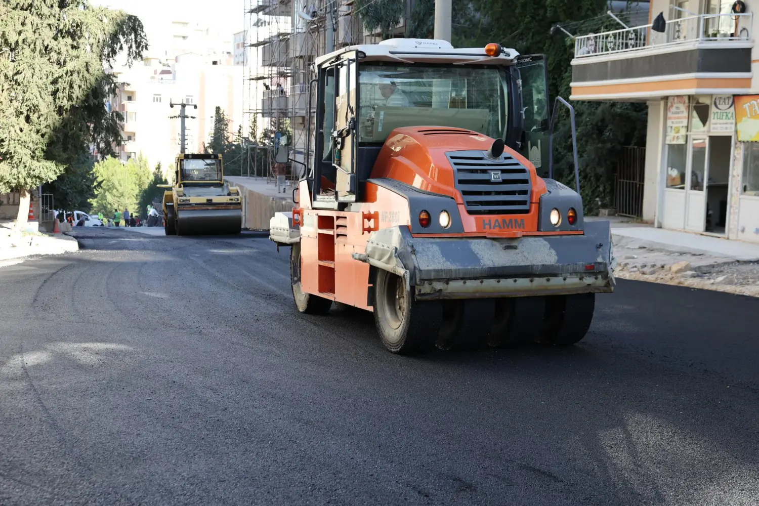 Mardin’de 5 Sokakta Asfalt Seferberliği: Vali Akkoyun Çalışmaları Yerinde İnceledi
