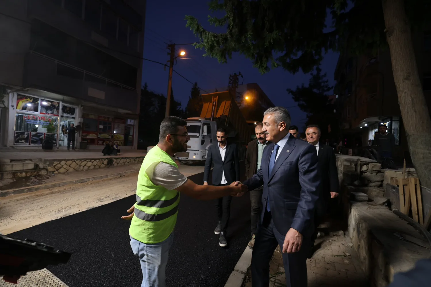 Mardin’de 5 Sokakta Asfalt Seferberliği: Vali Akkoyun Çalışmaları Yerinde İnceledi