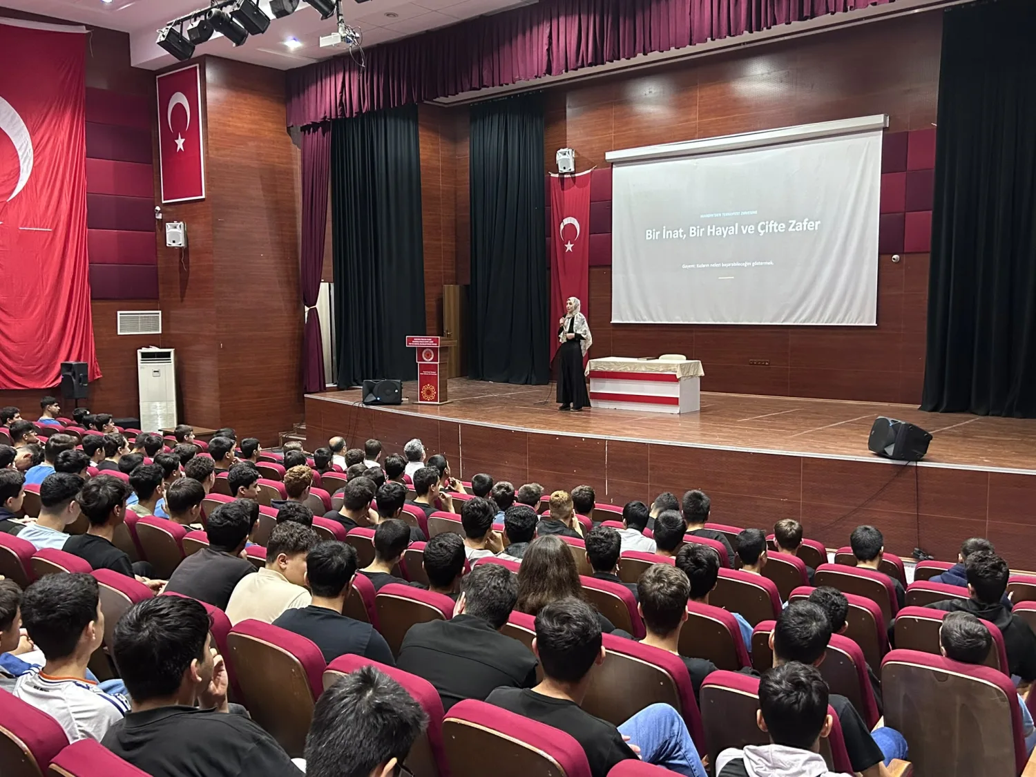 Gazali başarı hikayesini öğrencilerle paylaştı