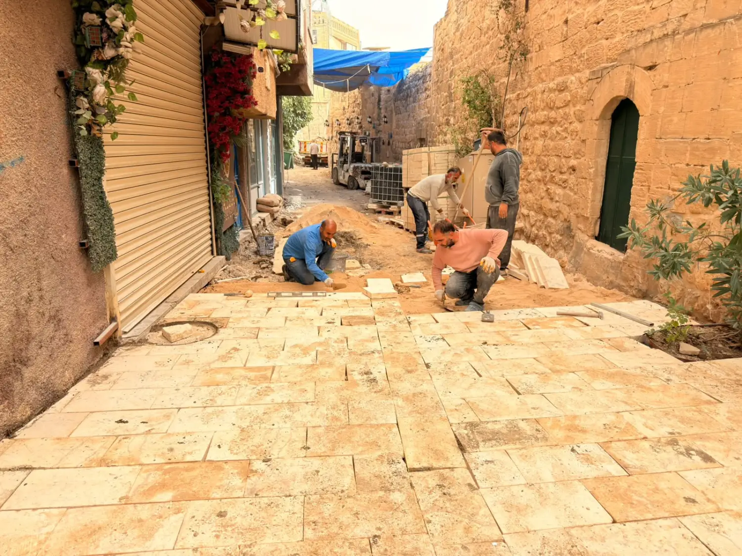 Eşbaşkan Amak, Tarihi Sokaklarda Yapılan Çalışmaları Yerinde İnceledi
