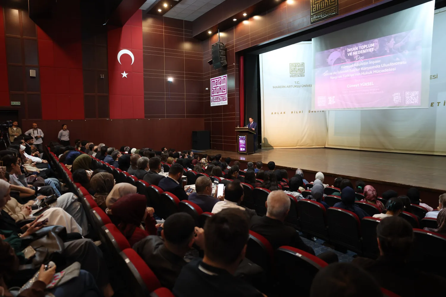 Cüneyt Yüksel Mardin’de konuştu