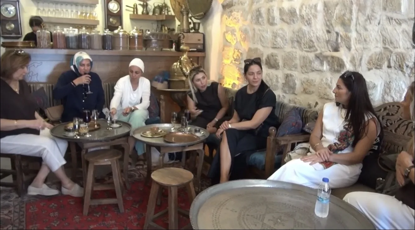 Mardin'de Farklı Kültürlerin Tatları 400 Yıllık Tarihi Mekanda Yaşatılıyor: Yurt Dışından Gelen Ziyaretçilerden Yoğun İlgi