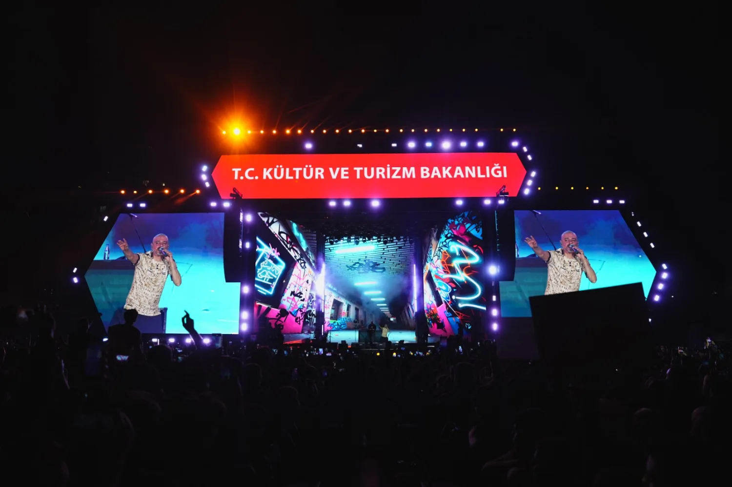 CEZA’DAN MARDİN KÜLTÜR YOLU FESTİVALİ’NDE RAP ŞOVU