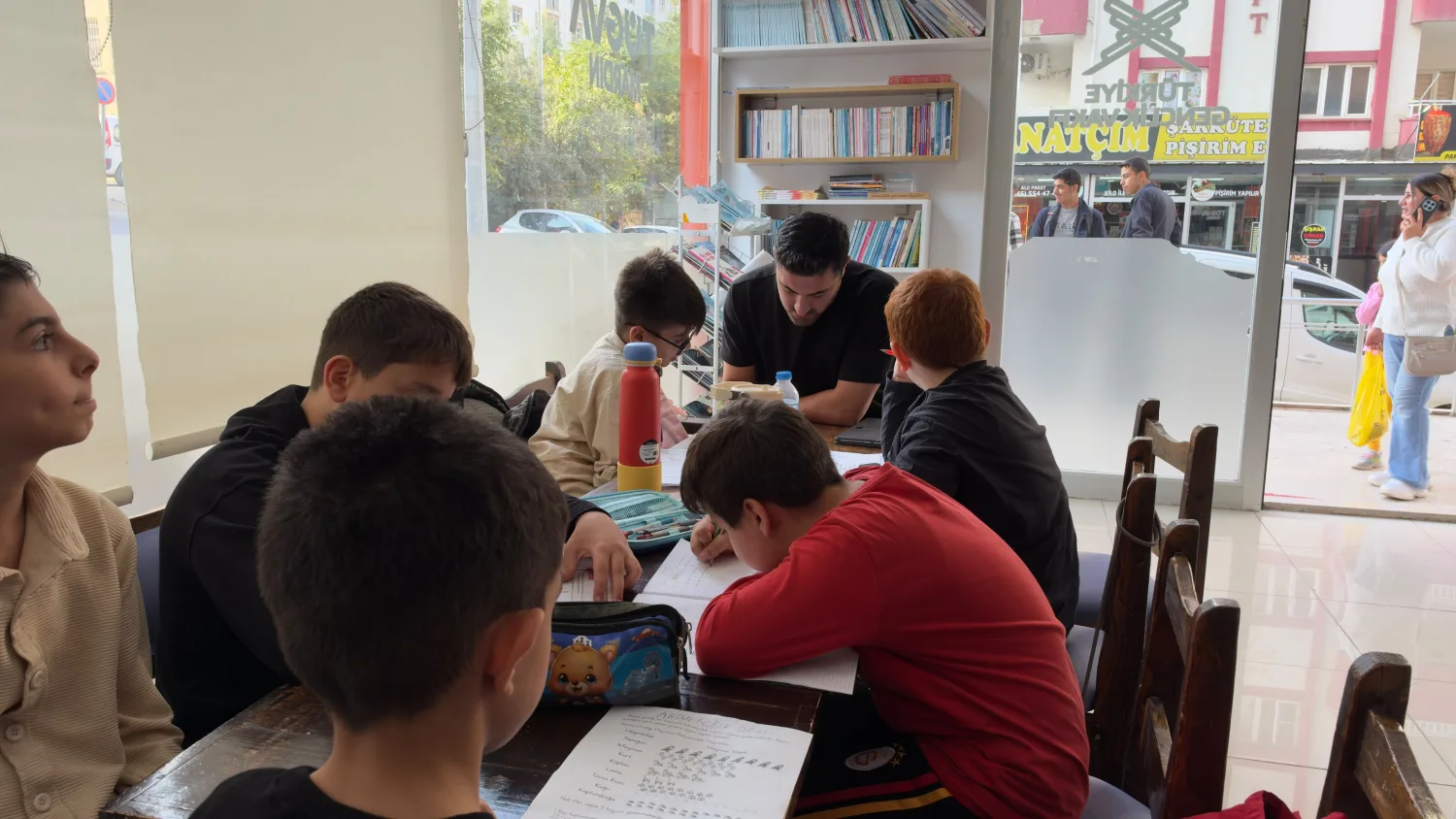 Hem öğreniyor, hem kendilerini geliştiriyorlar