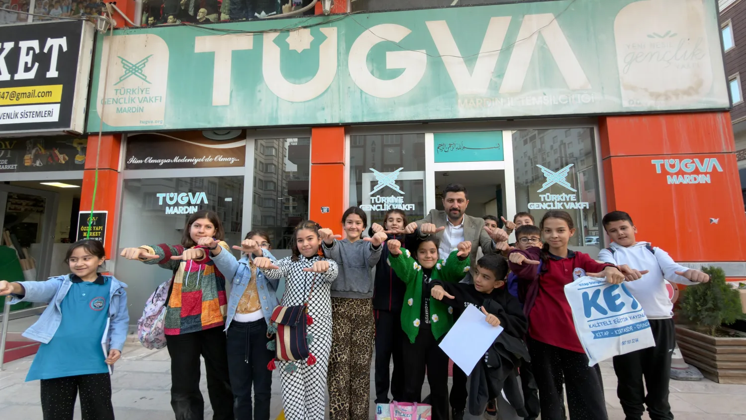 Hem öğreniyor, hem kendilerini geliştiriyorlar