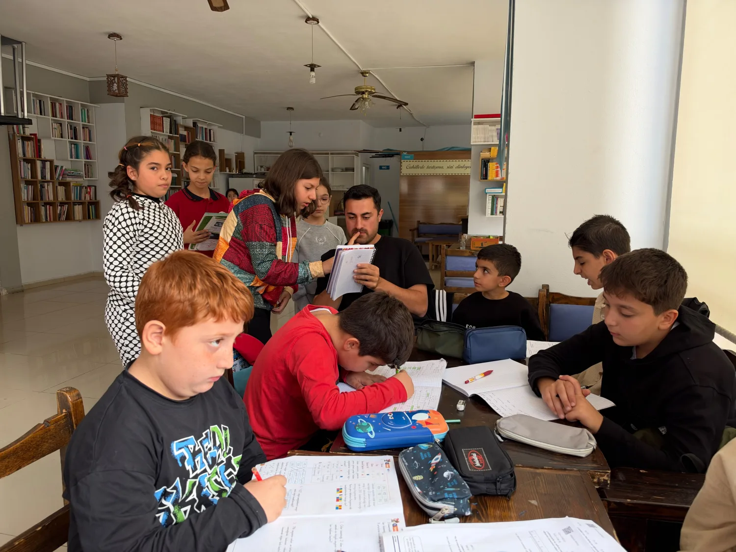 Hem öğreniyor, hem kendilerini geliştiriyorlar