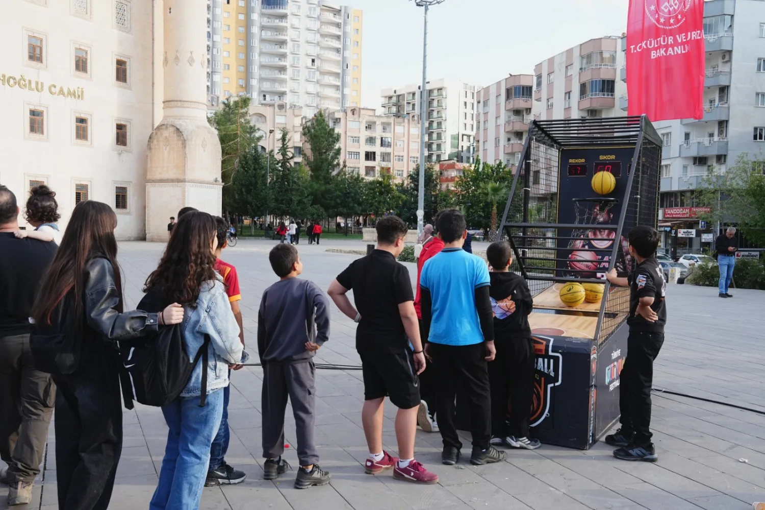Festivalde minikler eğlenceye doydu