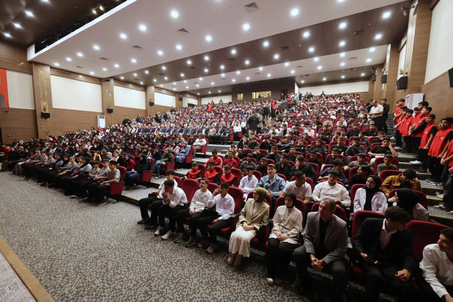 ÖNDER'den İmam Hatipliler Haftasına özel Anlamlı Kutlama