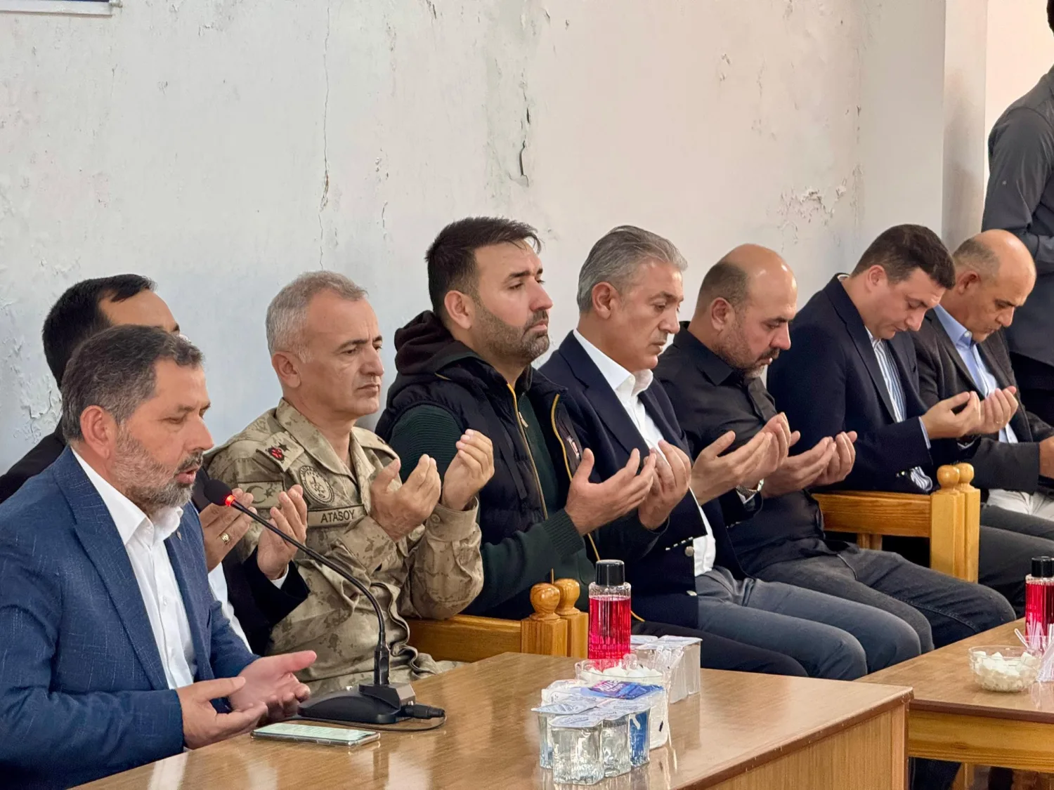 Mardin Valisi Akkoyun, Nusaybin'deki kazada hayatını kaybeden 6 kişinin taziyesine katıldı