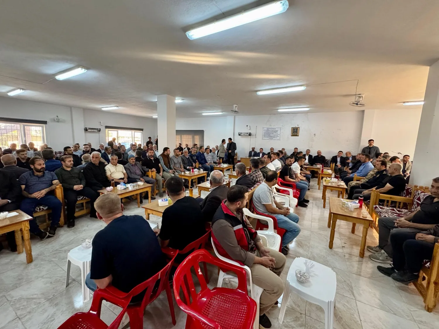 Mardin Valisi Akkoyun, Nusaybin'deki kazada hayatını kaybeden 6 kişinin taziyesine katıldı