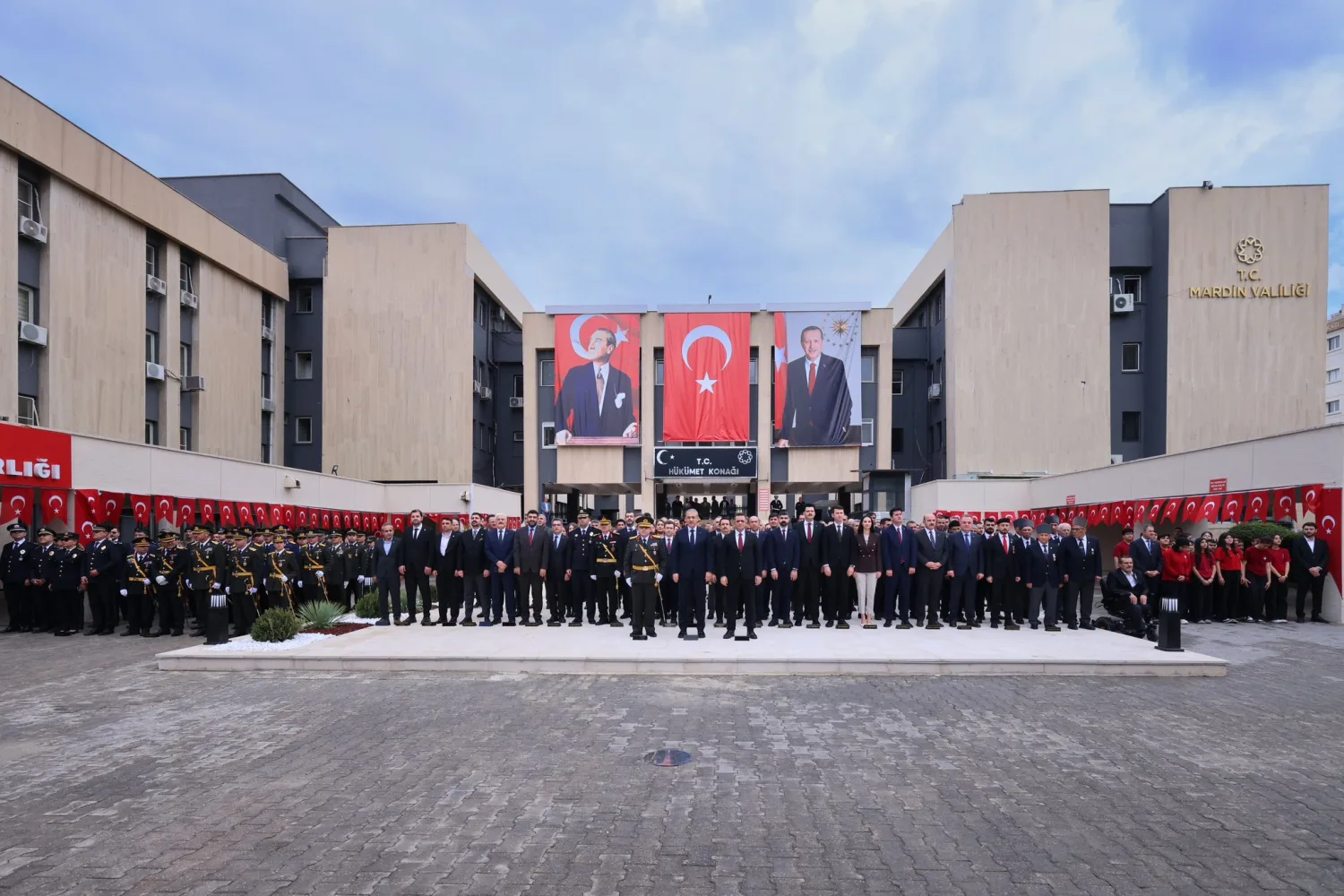 29 Ekim Cumhuriyet Bayramı için çelenk sunma töreni düzenlendi