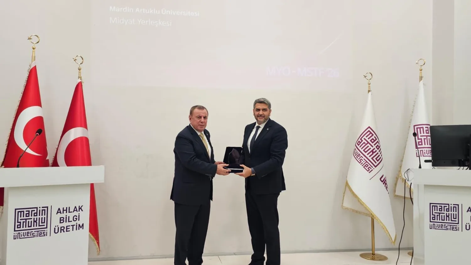 İlk ders Başkan Şahin'den