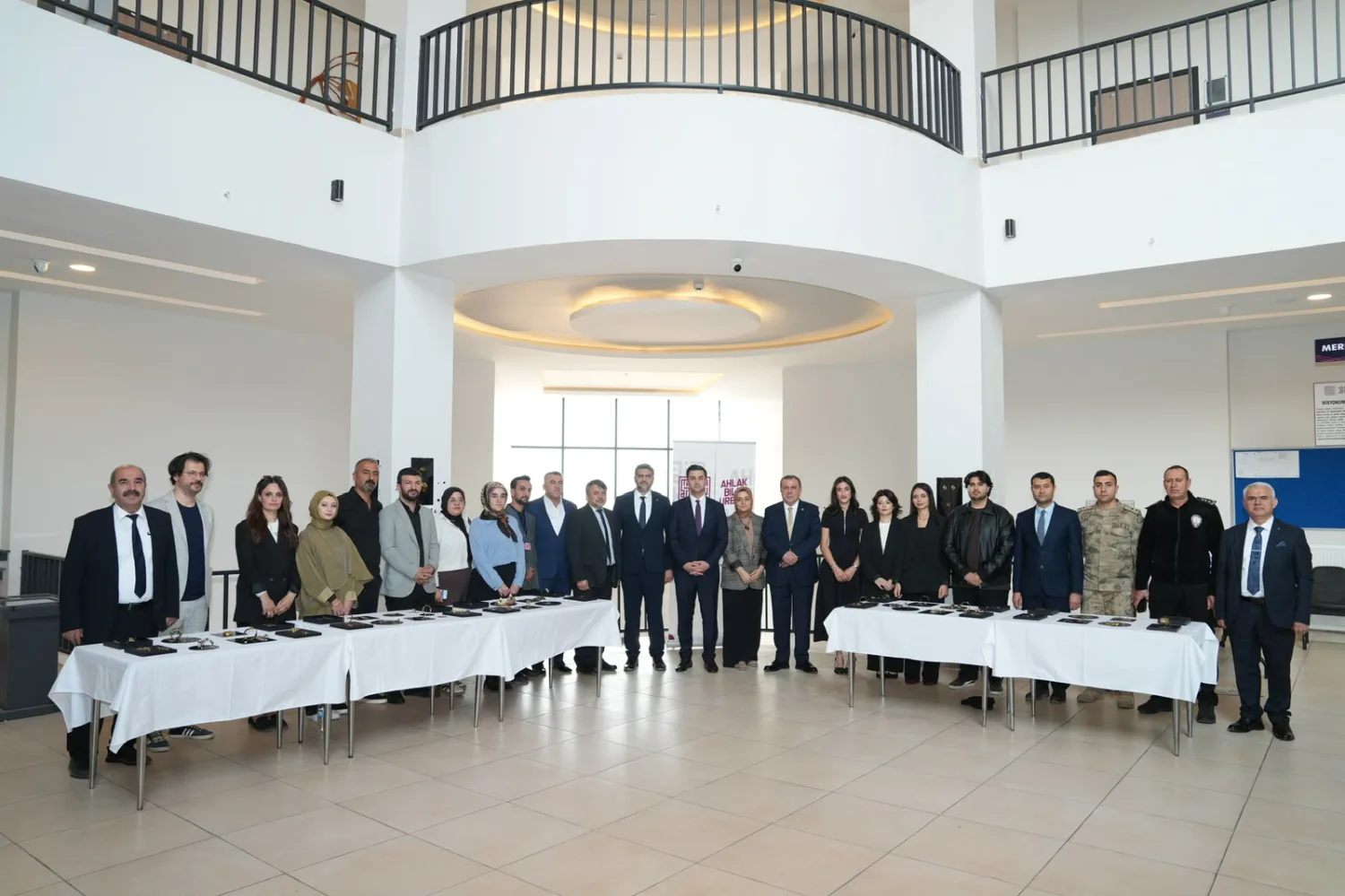 İlk ders Başkan Şahin'den