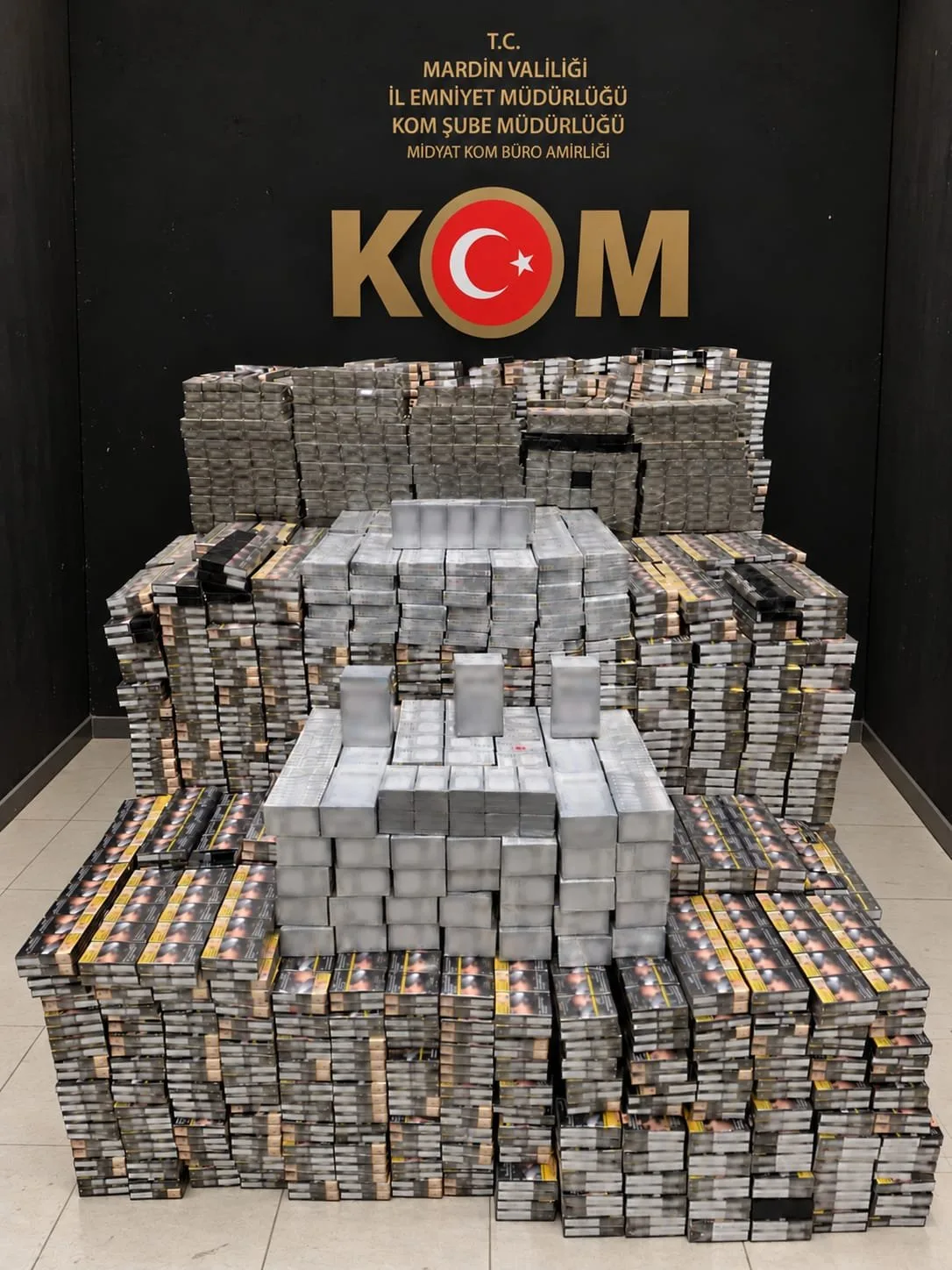 Midyat’ta Durdurulan Araçtan 13 Bin 500 Paket Kaçak Sigara Çıktı!